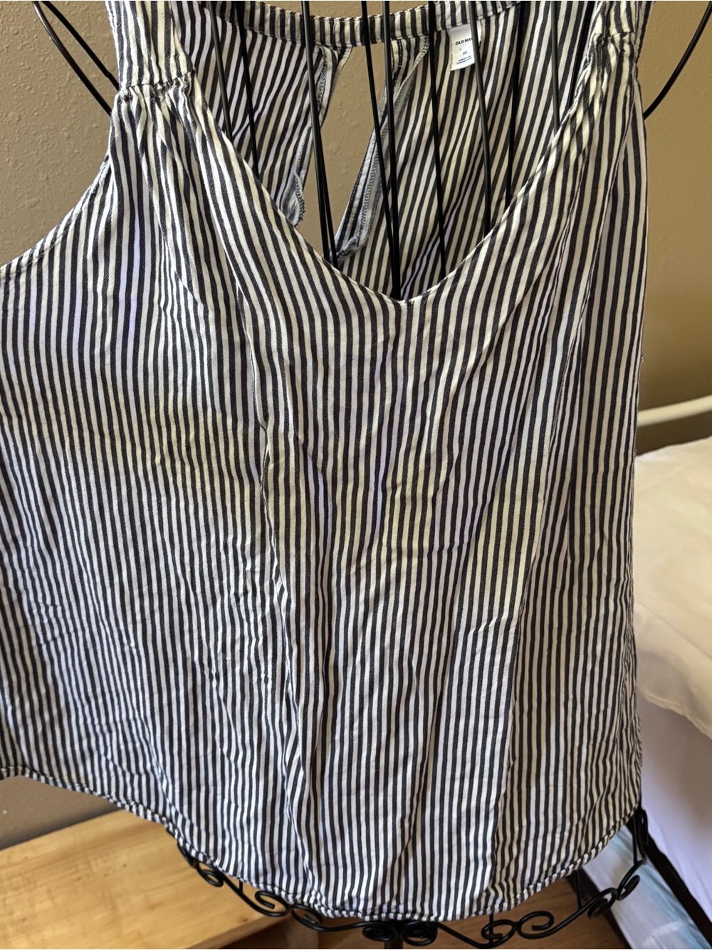 Coastal grandma flowy nautical stripe tank / Old Navy Black XL